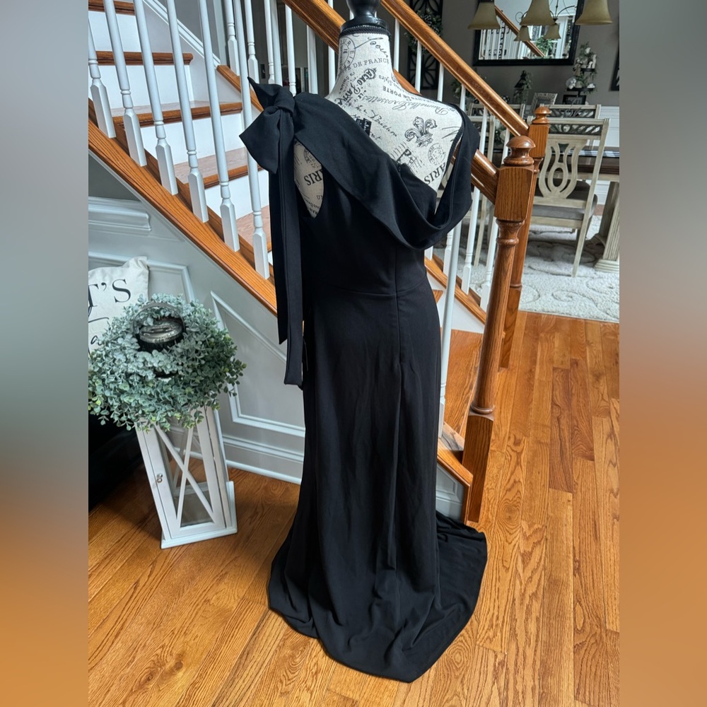 New! Lulu’s Black Fitted‎ Maxi Off Shoulder Dress - Picture 7 of 9